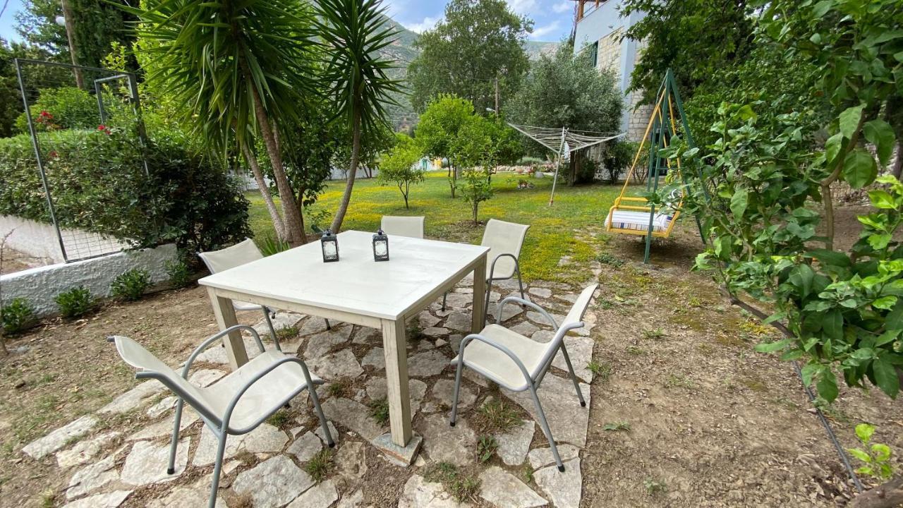Steinturm Mit Dach-Terrasse Zwischen Fluss, Meer Und Gebirge- Spiti Pirgos Paralia Sergoulas Esterno foto