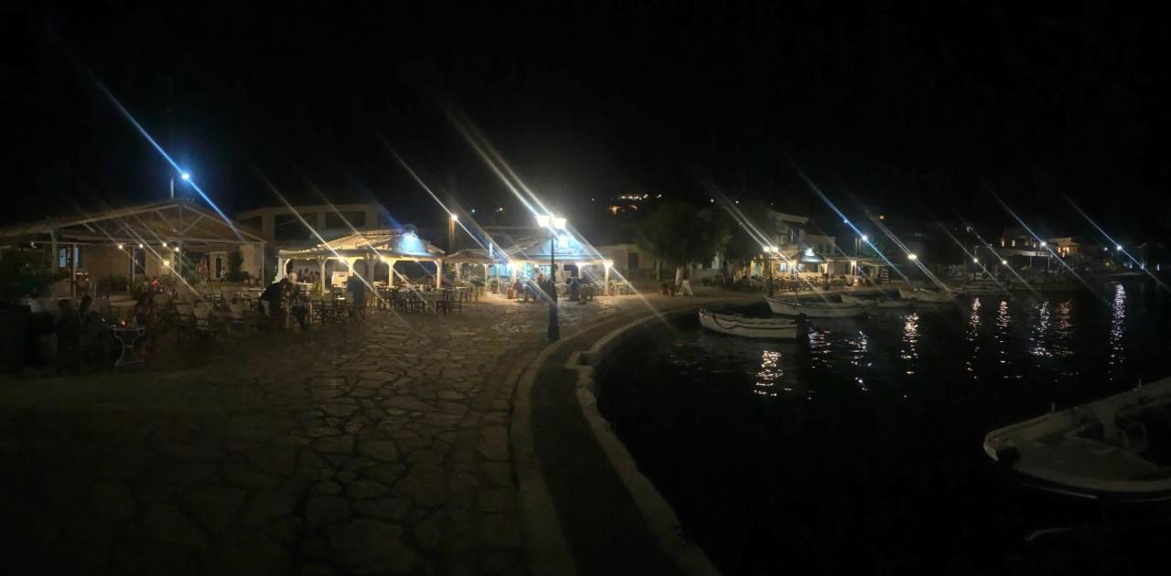 Steinturm Mit Dach-Terrasse Zwischen Fluss, Meer Und Gebirge- Spiti Pirgos Paralia Sergoulas Esterno foto