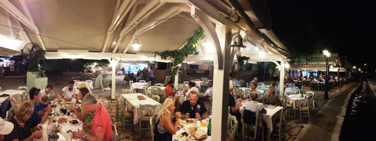 Steinturm Mit Dach-Terrasse Zwischen Fluss, Meer Und Gebirge- Spiti Pirgos Paralia Sergoulas Esterno foto