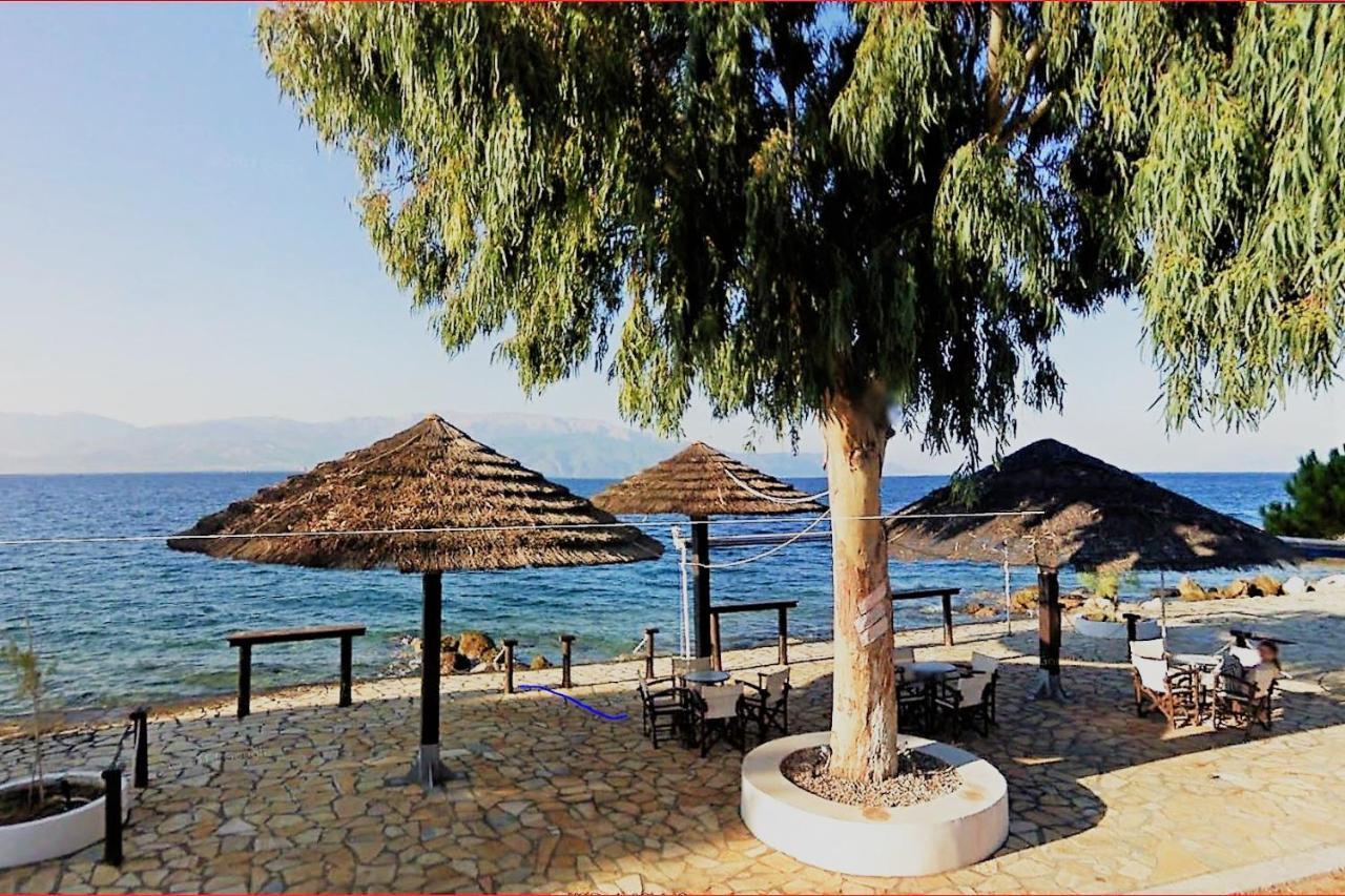 Steinturm Mit Dach-Terrasse Zwischen Fluss, Meer Und Gebirge- Spiti Pirgos Paralia Sergoulas Esterno foto