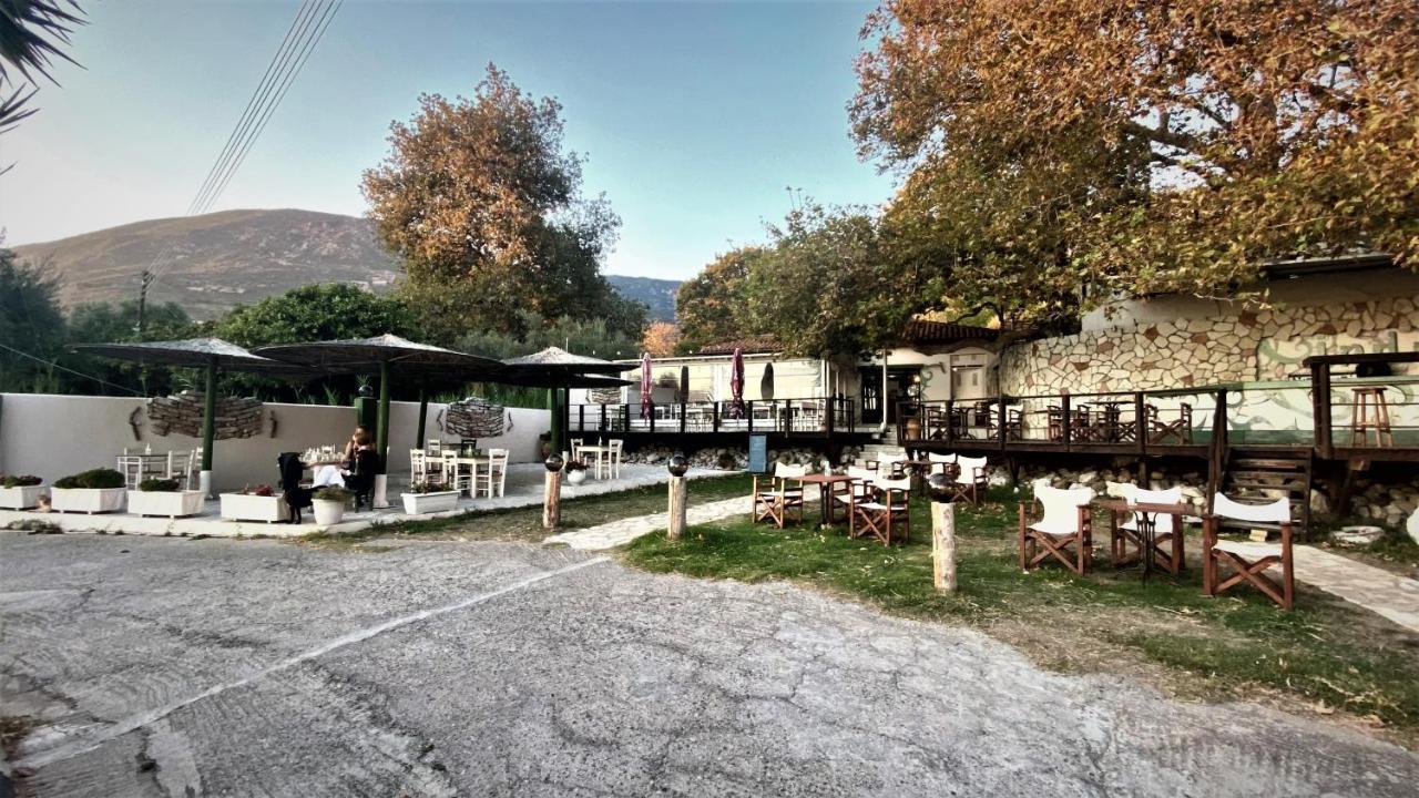 Steinturm Mit Dach-Terrasse Zwischen Fluss, Meer Und Gebirge- Spiti Pirgos Paralia Sergoulas Esterno foto